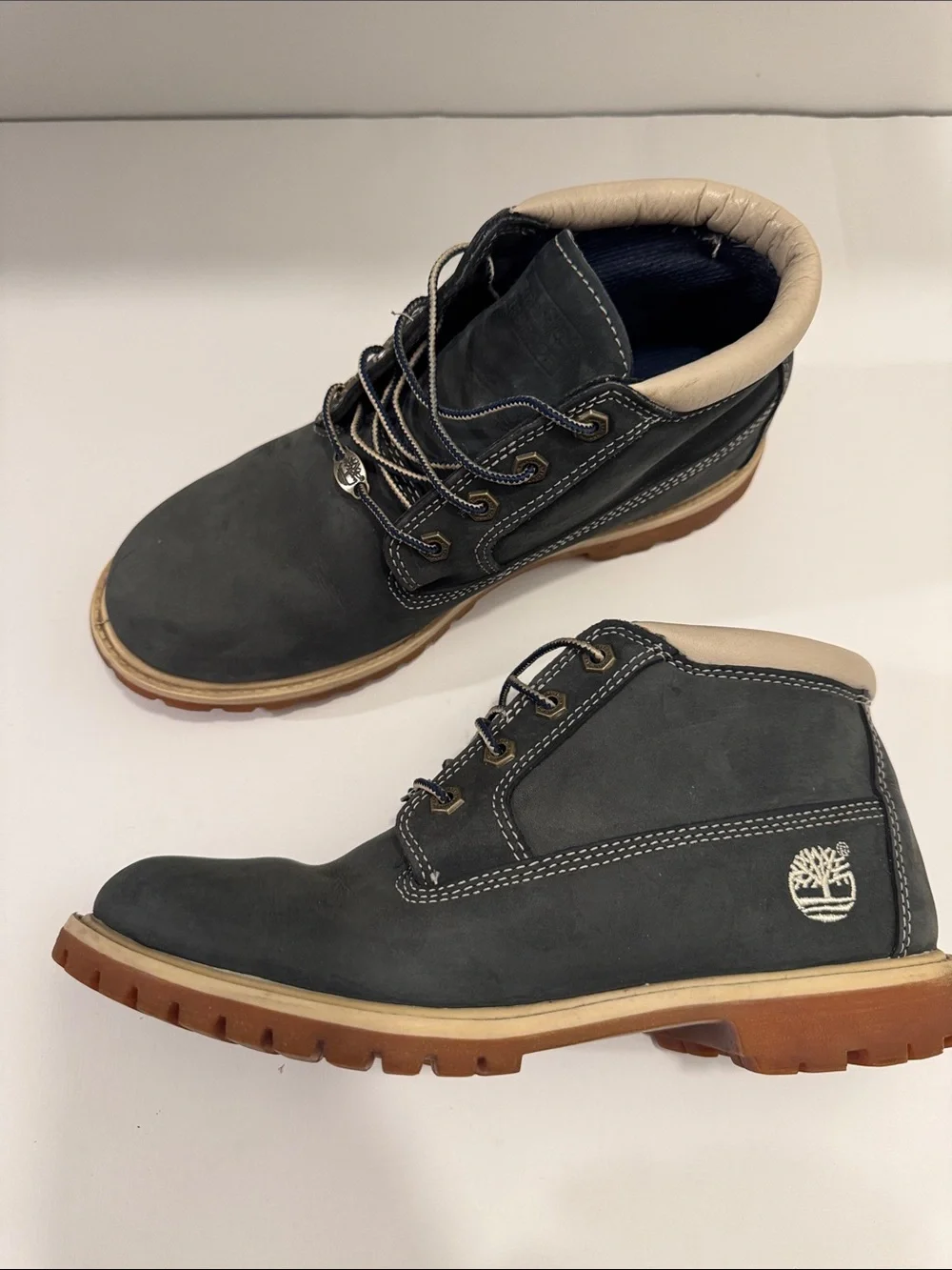 Timberland Women’s Dark Navy Leather Chukka Boots